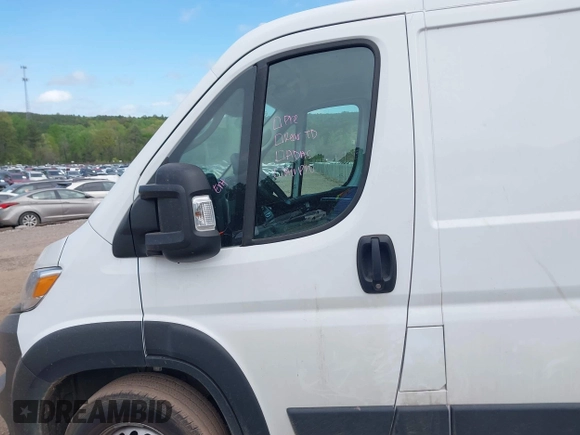 2025 Ram ProMaster Cargo Tradesman with VIN 3C6LRVVG2SE513404, listed as a IAAI auction lot 41948626 with 7,553 mi miles and . Bid and sale history available at carsss.com. Image 14.