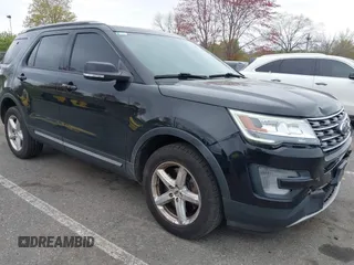 2017 Ford Explorer XLT z VIN 1FM5K8D85HGD74553, wystawiony jako IAAI lot #42087329 z przebiegiem 96 284 mil mil oraz . Historia ofert i sprzedaży dostępna na DreamBid. Obrazek 1.