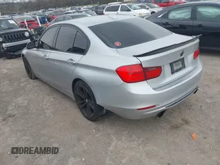 2013 BMW 3 Series 335i с VIN WBA3A9C50DF476559, выставлен на аукционе IAAI как лот 41723123 с пробегом 121 585 миль миль и . История ставок и продаж доступна на DreamBid. Изображение 3.