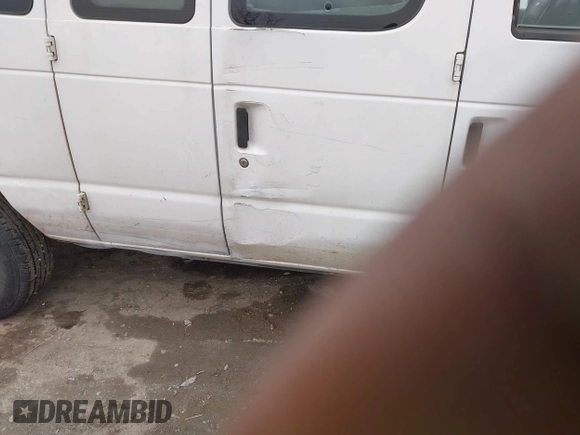 2014 Ford Econoline Cargo Commercial z VIN 1FTNE2EW9EDA50895, wystawiony jako IAAI lot #41498409 z przebiegiem 825 256 mil mil oraz . Historia ofert i sprzedaży dostępna na DreamBid. Obrazek 6.