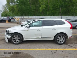 2017 Volvo XC60 Inscription with VIN YV440MRU6H2021561, listed as a IAAI auction lot 42363951 with 85,751 mi miles and . Bid and sale history available at DreamBid. Image 14.