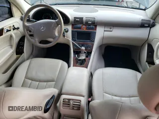 2005 Mercedes-Benz C 240 z VIN WDBRF81J25F662208, wystawiony jako Copart lot #66460995 z przebiegiem 163 658 mil mil oraz Czysty tytuł • Clean title. Historia ofert i sprzedaży dostępna na DreamBid. Obrazek 8.
