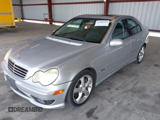 2006 Mercedes-Benz C 230 Sport z VIN WDBRF52H96A852497, wystawiony jako IAAI lot #42586523 z przebiegiem 225 825 mil mil oraz . Historia ofert i sprzedaży dostępna na DreamBid. Obrazek 2.