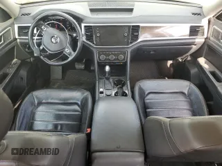 2018 Volkswagen Atlas SEL Premium z VIN 1V2NR2CAXJC539249, wystawiony jako Copart lot #55992035 z przebiegiem 132 814 mil mil oraz Szkoda całkowita • Salvage title. Historia ofert i sprzedaży dostępna na DreamBid. Obrazek 8.