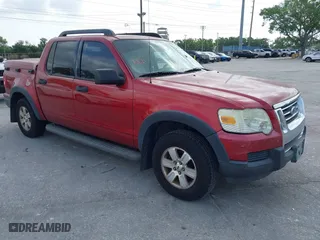 2007 Ford Explorer Sport Trac XLT with VIN 1FMEU31K47UA00772, listed as a IAAI auction lot 41870795 with 196,070 mi miles. Bid and sale history available at carsss.com. Image 1.