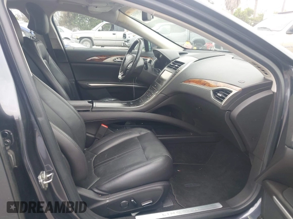 2013 Lincoln MKZ Hybrid with VIN 3LN6L2LU7DR820041, listed as a IAAI auction lot 42068963 with 265,256 mi miles. Bid and sale history available at carsss.com. Image 5.