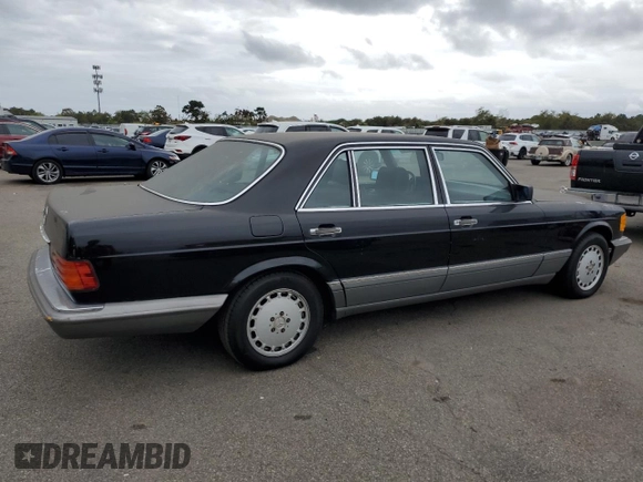 1990 Mercedes-Benz 560 with VIN WDBCA39E7LA509137, listed as a Copart auction lot 70086544 with 167,102 mi miles and Clean Title. Bid and sale history available at DreamBid. Image 3.