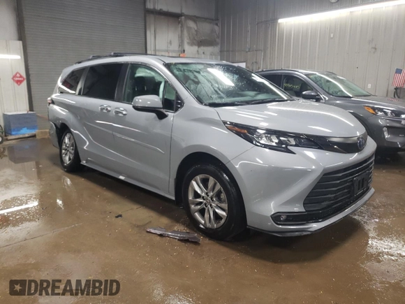 2022 Toyota Sienna XLE Woodland Edition with VIN 5TDASKFC9NS042151, listed as a Copart auction lot 48569555 with 55,656 mi miles and Salvage Title. Bid and sale history available at carsss.com. Image 4.