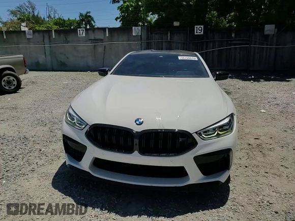 2022 BMW M8 Competition z VIN WBSAE0C06NCH19837, wystawiony jako Copart lot #56768815 z przebiegiem 27 088 mil mil oraz Szkoda całkowita • Salvage title. Historia ofert i sprzedaży dostępna na DreamBid. Obrazek 13.