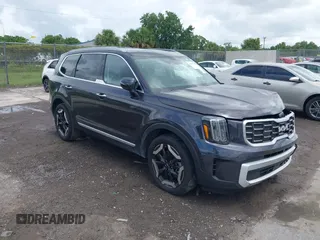 2025 Kia Telluride S with VIN 5XYP64GC5SG622224, listed as a IAAI auction lot 42657746 with 7,184 mi miles and . Bid and sale history available at DreamBid. Image 1.