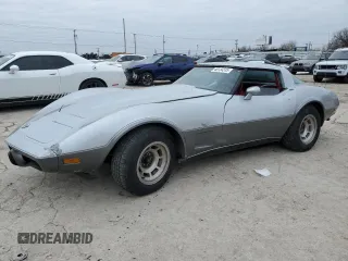 1978 Chevrolet Corvette z VIN 1Z87L8S431697, wystawiony jako Copart lot #46134315 z przebiegiem 52 847 mil mil oraz Szkoda całkowita • Salvage title. Historia ofert i sprzedaży dostępna na DreamBid. Obrazek 1.