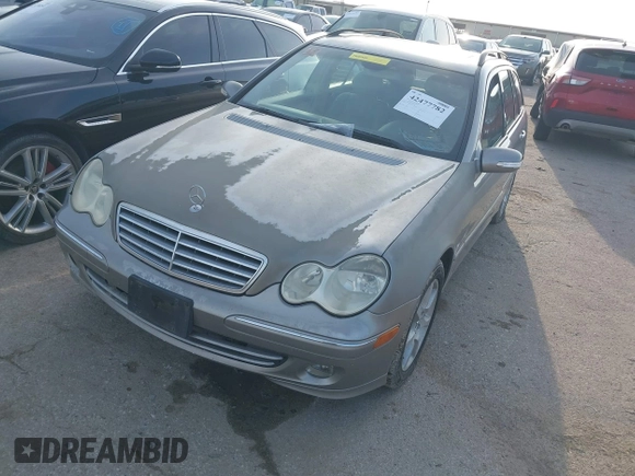 2005 Mercedes-Benz C 240 z VIN WDBRH61J65F567374, wystawiony jako IAAI lot #42477782 z przebiegiem 137 828 mil mil oraz . Historia ofert i sprzedaży dostępna na DreamBid. Obrazek 2.