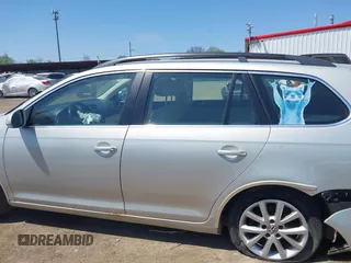 2011 Volkswagen Jetta SE with VIN 3VWPX7AJ7BM640228, listed as a IAAI auction lot 42102277 with 134,936 mi miles and . Bid and sale history available at DreamBid. Image 15.