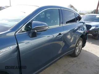 2021 Toyota Venza LE with VIN JTEAAAAH8MJ008435, listed as a IAAI auction lot 42041523 with 24,913 mi miles. Bid and sale history available at carsss.com. Image 14.