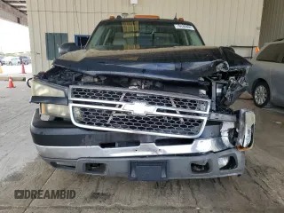2005 Chevrolet Silverado 3500 LT with VIN 1GCJC33225F860061, listed as a Copart auction lot 79430804 with 17 mi miles and Salvage Title. Bid and sale history available at carsss.com. Image 5.