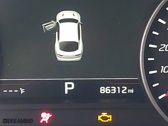 2018 Kia Stinger GT1 with VIN KNAE45LC4J6035780, listed as a IAAI auction lot 41560394 with 86,312 mi miles. Bid and sale history available at carsss.com. Image 16.
