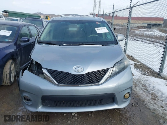 2013 Toyota Sienna SE with VIN 5TDXK3DC0DS354540, listed as a IAAI auction lot 41445501 with 238,814 mi miles and . Bid and sale history available at DreamBid. Image 12.