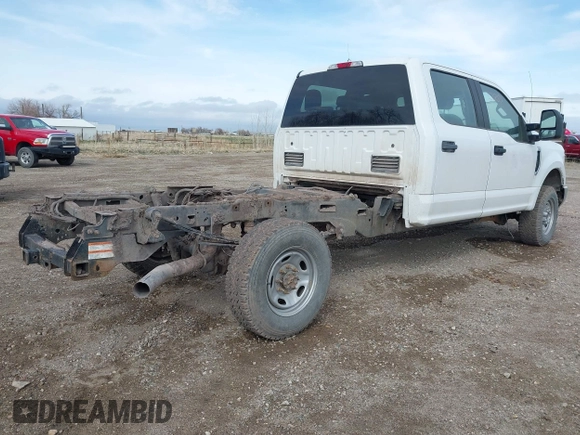 2017 Ford Super Duty F-250 SRW XL with VIN 1FD7W2B69HEC90498, listed as a IAAI auction lot 42032220 with 1 mi miles. Bid and sale history available at carsss.com. Image 4.