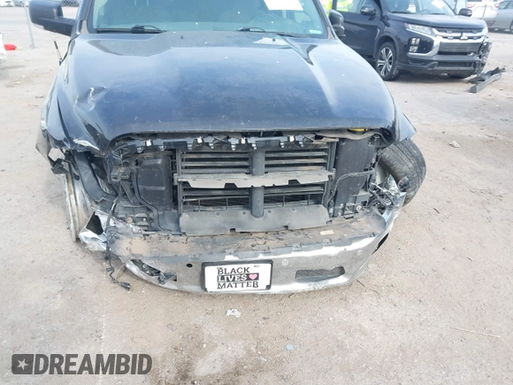 2018 Ram 1500 Lone Star Silver z VIN 1C6RR6LT6JS274001, wystawiony jako IAAI lot #41278610 z przebiegiem 131 991 mil mil oraz . Historia ofert i sprzedaży dostępna na DreamBid. Obrazek 6.