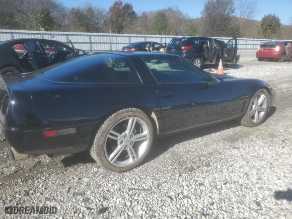 1993 Chevrolet Corvette with VIN 1G1YY23P2P5100106, listed as a Copart auction lot 80631194 with 144,981 mi miles and Salvage Title. Bid and sale history available at carsss.com. Image 3.