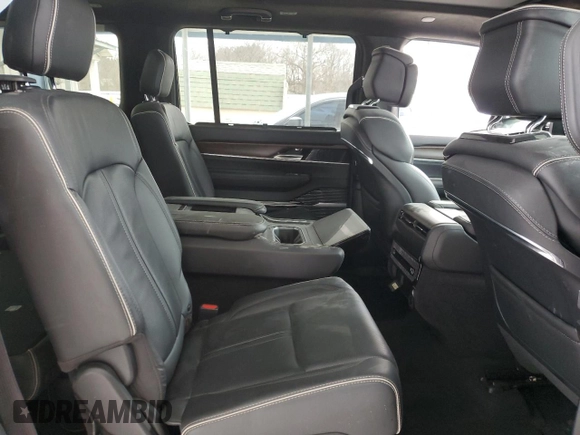 2023 Jeep Grand Wagoneer Series II с VIN 1C4SJSFP4PS578123, выставлен на аукционе Copart как лот 41627535 с пробегом Не указан миль и Чистый • Clean title. История ставок и продаж доступна на DreamBid. Изображение 11.