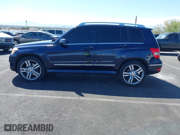 2012 Mercedes-Benz GLK 350 with VIN WDCGG8HB2CF805749, listed as a IAAI auction lot 42031442 with 152,313 mi miles and . Bid and sale history available at carsss.com. Image 14.