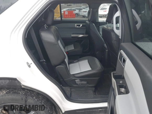 2022 Ford Explorer XLT with VIN 1FMSK8DH6NGC07066, listed as a IAAI auction lot 41856343 with 31,711 mi miles and . Bid and sale history available at DreamBid. Image 8.