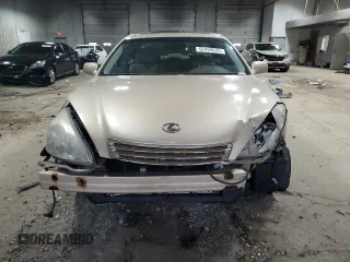 2003 Lexus ES 300 with VIN JTHBF30G936011147, listed as a Copart auction lot 52439635 with 193,233 mi miles and Non Repairable. Bid and sale history available at DreamBid. Image 5.