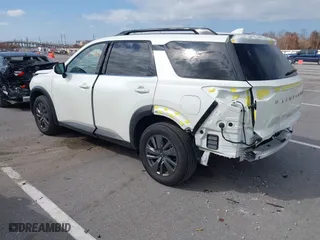 2024 Nissan Pathfinder SV with VIN 5N1DR3BA5RC256432, listed as a IAAI auction lot 41423829 with 17,676 mi miles. Bid and sale history available at carsss.com. Image 3.