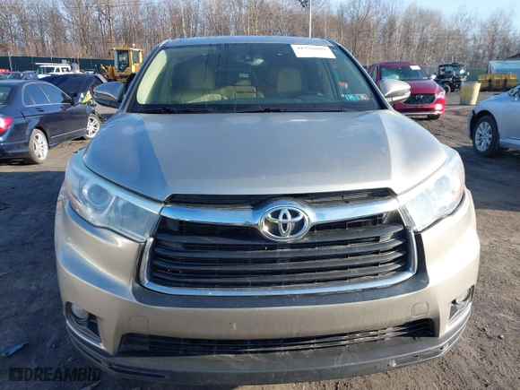 2015 Toyota Highlander LE with VIN 5TDBKRFH7FS200755, listed as a IAAI auction lot 41758609 with 139,267 mi miles. Bid and sale history available at carsss.com. Image 12.