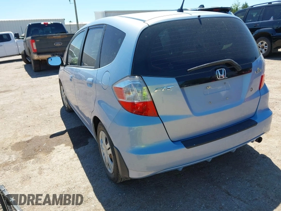 2009 Honda Fit z VIN JHMGE88209S011973, wystawiony jako IAAI lot #42300503 z przebiegiem 106 083 mil mil oraz . Historia ofert i sprzedaży dostępna na DreamBid. Obrazek 3.