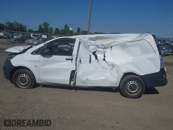 2017 Mercedes-Benz Metris Cargo z VIN WD3PG2EA5H3224490, wystawiony jako IAAI lot #42001238 z przebiegiem 71 869 mil mil oraz . Historia ofert i sprzedaży dostępna na DreamBid. Obrazek 14.