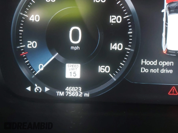 2019 Volvo XC60 R-Design with VIN LYV102RMXKB327226, listed as a IAAI auction lot 41922619 with 46,823 mi miles. Bid and sale history available at carsss.com. Image 15.