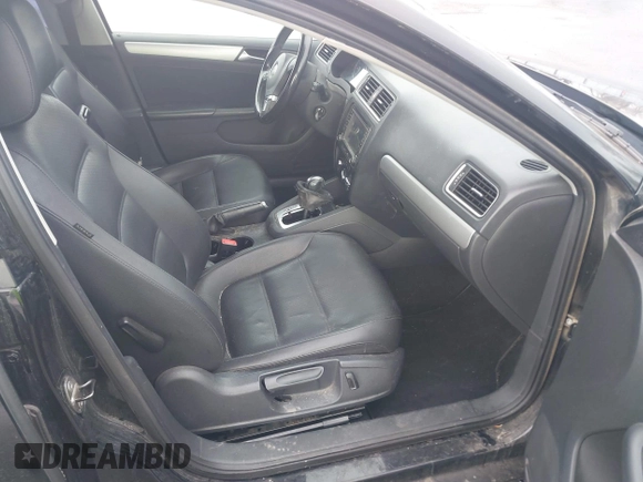2014 Volkswagen Jetta SE with VIN 3VWD17AJXEM370663, listed as a IAAI auction lot 41612207 with 135,215 mi miles and . Bid and sale history available at DreamBid. Image 5.