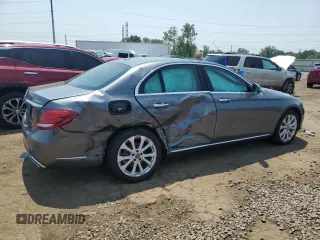 2019 Mercedes-Benz E 300 with VIN WDDZF4KB5KA637769, listed as a Copart auction lot 60450135 with 6,652 mi miles and Clean title. Bid and sale history available at DreamBid. Image 3.
