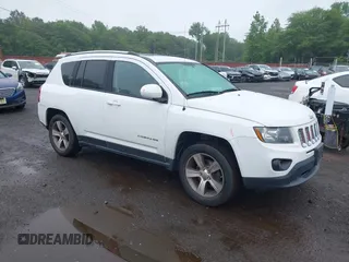 2016 Jeep Compass High Altitude z VIN 1C4NJDEB9GD714698, wystawiony jako IAAI lot #42507454 z przebiegiem 74 653 mil mil oraz . Historia ofert i sprzedaży dostępna na DreamBid. Obrazek 1.