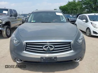 2015 Infiniti QX70 z VIN JN8CS1MU7FM380583, wystawiony jako IAAI lot #41937766 z przebiegiem 144 618 mil mil oraz . Historia ofert i sprzedaży dostępna na DreamBid. Obrazek 12.