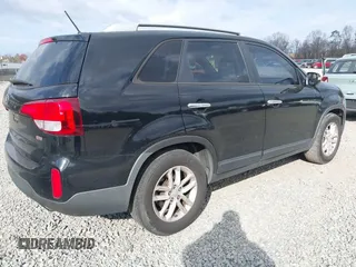 2014 Kia Sorento LX with VIN 5XYKT3A67EG497120, listed as a IAAI auction lot 41706312 with 179,952 mi miles. Bid and sale history available at carsss.com. Image 4.