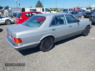 1988 Mercedes-Benz 300 300SE z VIN WDBCA24D8JA414513, wystawiony jako IAAI lot #42327448 z przebiegiem 156 228 mil mil oraz . Historia ofert i sprzedaży dostępna na DreamBid. Obrazek 4.