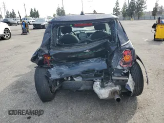 2007 MINI Hardtop z VIN WMWMF33537TT54433, wystawiony jako Copart lot #58813415 z przebiegiem 111 250 mil mil oraz Szkoda całkowita • Salvage title. Historia ofert i sprzedaży dostępna na DreamBid. Obrazek 6.