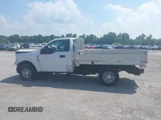 2018 Ford F-250 XL z VIN 1FDBF2A60JEC21183, wystawiony jako IAAI lot #42589005 z przebiegiem 76 581 mil mil oraz . Historia ofert i sprzedaży dostępna na DreamBid. Obrazek 13.