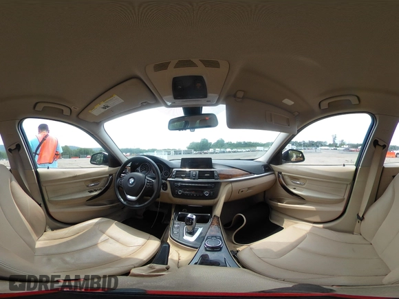 2015 BMW 3 Series 328i xDrive с VIN WBA3B5G55FNS17395, выставлен на аукционе IAAI как лот 42511002 с пробегом 228 228 миль миль и . История ставок и продаж доступна на DreamBid. Изображение 18.