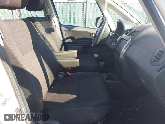 2010 Suzuki SX4 z VIN JS2YB5A3XA6300488, wystawiony jako IAAI lot #41121293 z przebiegiem 232 931 mil mil oraz . Historia ofert i sprzedaży dostępna na DreamBid. Obrazek 5.