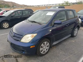 2005 Scion xA z VIN JTKKT624950088016, wystawiony jako IAAI lot #42410321 z przebiegiem 331 901 mil mil oraz . Historia ofert i sprzedaży dostępna na DreamBid. Obrazek 2.