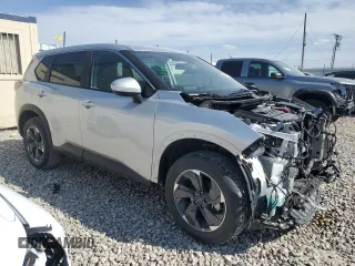 2025 Nissan Rogue SV with VIN 5N1BT3BA4SC808162, listed as a Copart auction lot 54365295 with 2,708 mi miles and Clean Title. Bid and sale history available at DreamBid. Image 4.