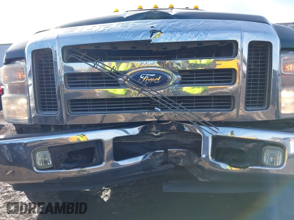 2008 Ford Super Duty F-250 SRW XL with VIN 1FTSX21528EA95945, listed as a IAAI auction lot 41460487 with 200,779 mi miles. Bid and sale history available at carsss.com. Image 6.