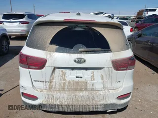 2020 Kia Sorento LX V6 with VIN 5XYPG4A56LG670260, listed as a IAAI auction lot 41664017 with 70,402 mi miles. Bid and sale history available at carsss.com. Image 17.