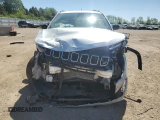 2025 Jeep Compass Latitude with VIN 3C4NJDBN7ST515618, listed as a Copart auction lot 57312805 with 670 mi miles and Salvage title. Bid and sale history available at DreamBid. Image 5.
