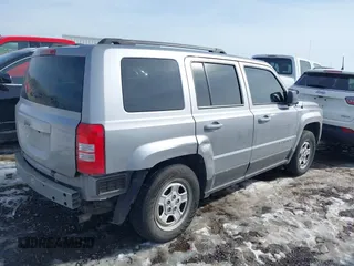 2017 Jeep Patriot Sport with VIN 1C4NJPBA9HD149576, listed as a IAAI auction lot 41646464 with 83,304 mi miles. Bid and sale history available at carsss.com. Image 4.