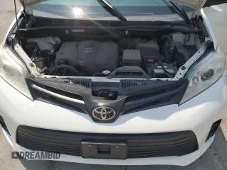 2020 Toyota Sienna L with VIN 5TDZZ3DC3LS048466, listed as a Copart auction lot 60680855 with 229,591 mi miles and Clean title. Bid and sale history available at DreamBid. Image 12.